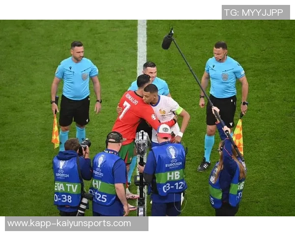 范德芬谈偶像与对手期待与姆巴佩的直接对决